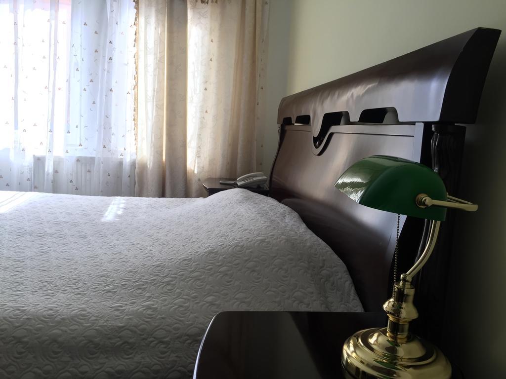 Hotel Adria Pristina Kültér fotó
