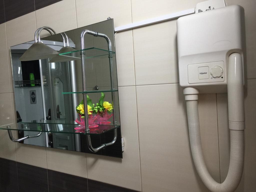 Hotel Adria Pristina Kültér fotó