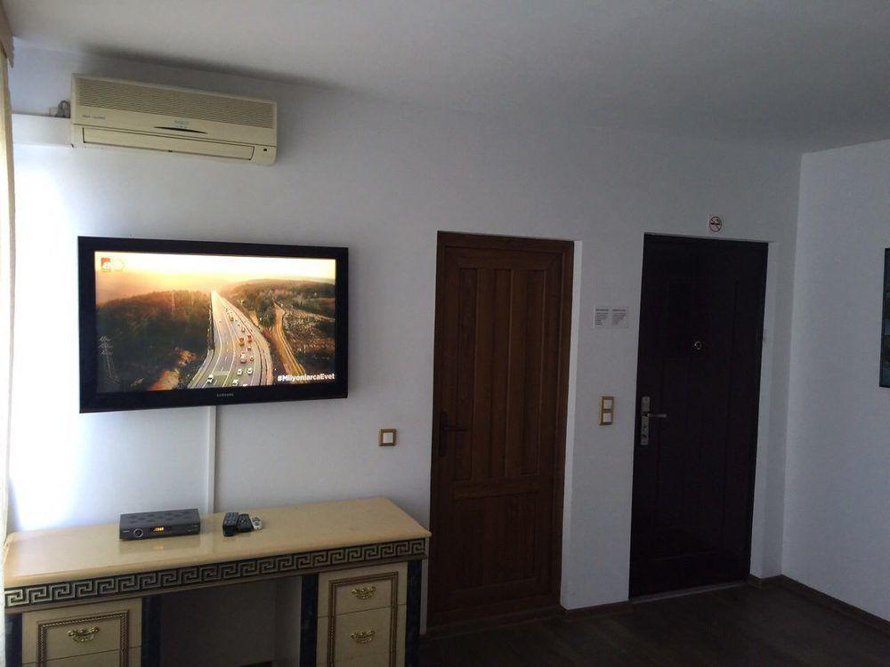Hotel Adria Pristina Kültér fotó