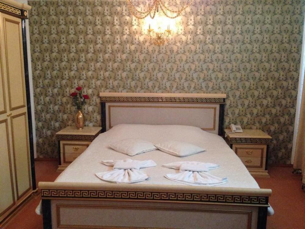 Hotel Adria Pristina Kültér fotó