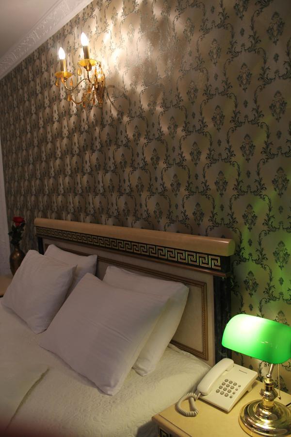 Hotel Adria Pristina Kültér fotó